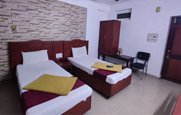 Budget Hotels in Chennai   Hotel Mallika Residency near US Consulate and Chennai Railway Station | Non AC Rooms